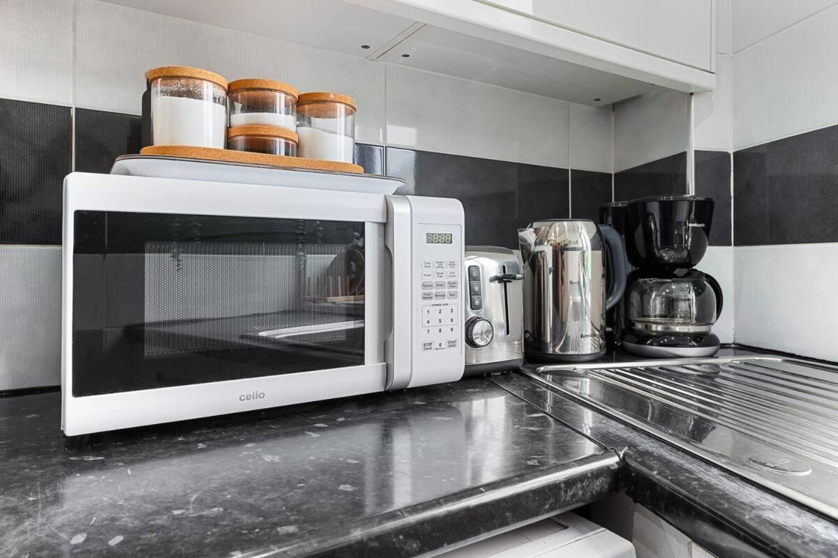 Stylish, Fully Equipped Central Apartment Beside Hyde Park 런던 외부 사진